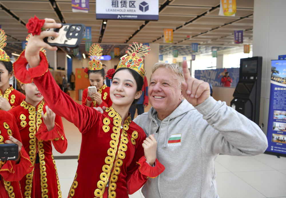 动成就新疆文旅新名片j9九游会登录冰雪运