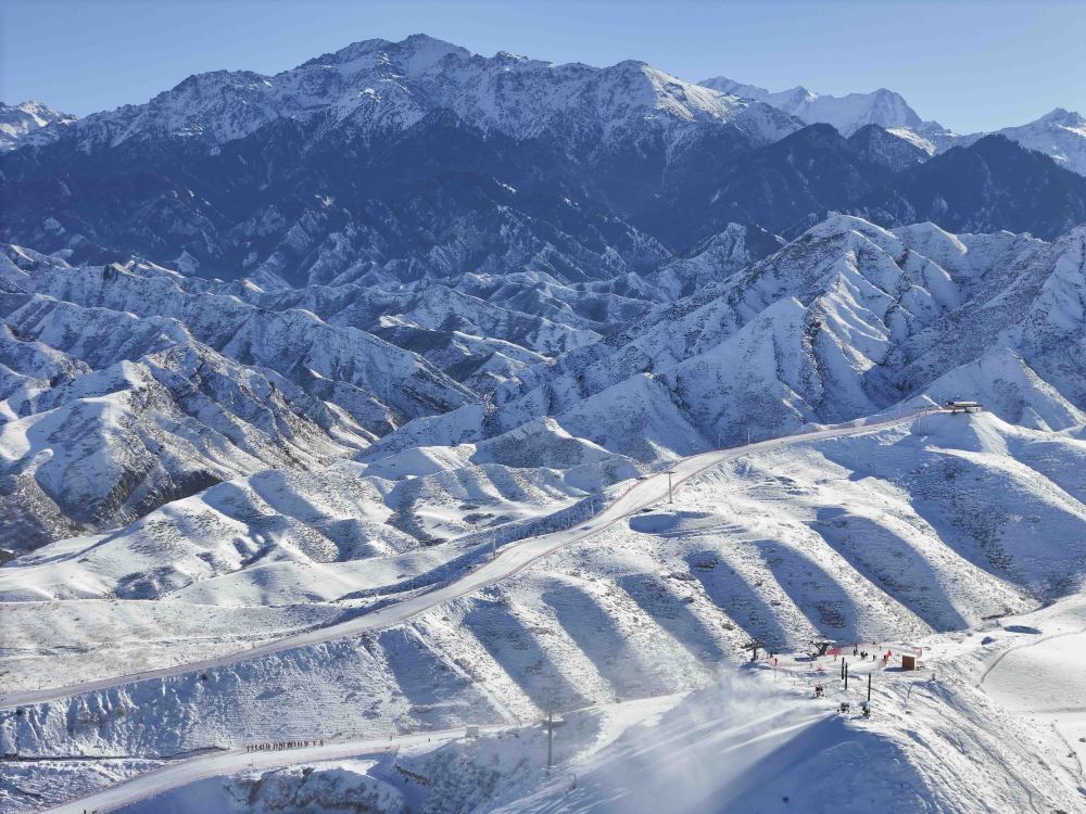 动成就新疆文旅新名片j9九游会登录冰雪运(图25)